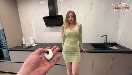 It's not an air conditioner remote!-stepmother in a tight dress lost the remote for a sex toy