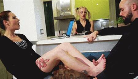 ESTATE AGENT FEET FUCK - wmv SD