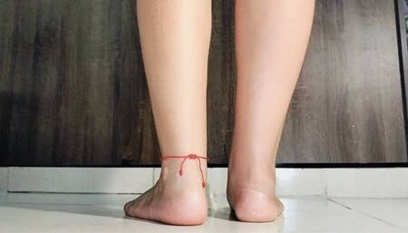 Crushing vegetables with the soles of my feet (5)