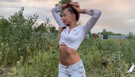 Posing and lying down on tummy in the dust and dirt (custom video)