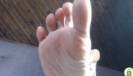 FOOT WORSHIP of GIANTESS