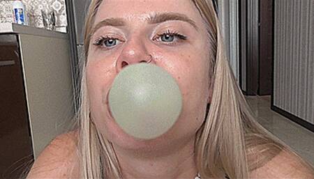 Big green bubblegum! MP4