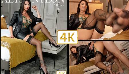 224 ALYSA S OFFRE EN CUIR BAS NYLON FOOTJOB ET JOUISSANCE ANAL