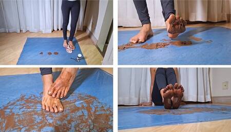 2 - Messy feet with nutella