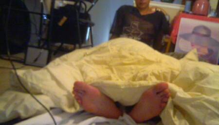 Malefootflava shows more of LJSlim's long soles in dark socks being seduced