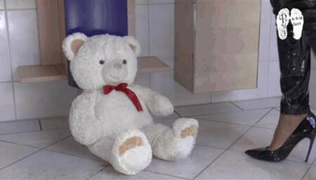 Teddy under Christin