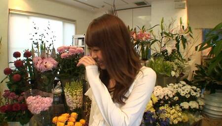 Pt1 She Is a Florist with a Great Style and Good Looks