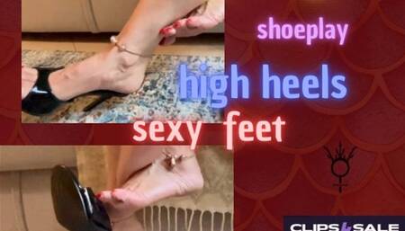 Shoeplay teasing black mules