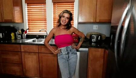 INEED2PEE Goddess Brandon kitchen interview pissing 80's jeans