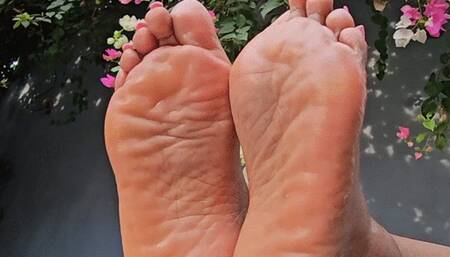 Balbina the Queen of Big Feet Soles