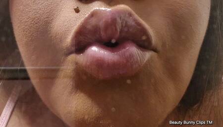 ASMR GLITTER GLASS SQUEAKY GLASS KISSES