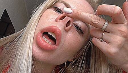 Blondie's sexy nose! MP4