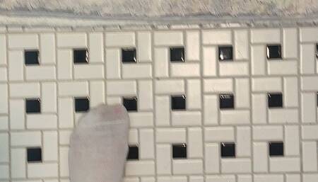 Washing Off Toes After Working Out