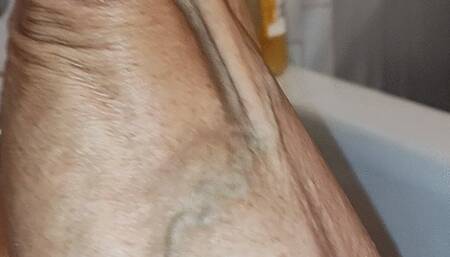 Tempest high flexing in the tub