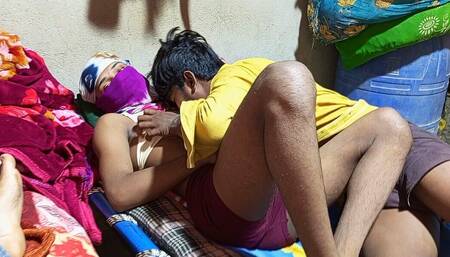 Puja Bada Karna Chahti He Dudh Boyfrend Se Dabvake.