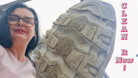 Clean the soles of my sneakers