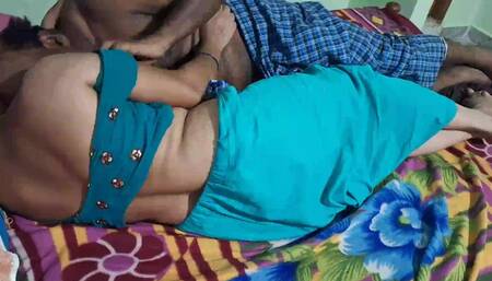 Beautiful Sindu Bhabhi Hot Saree Sex in Home