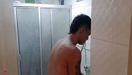 A Rich Shower with a Pair of Stepbrothers Who Have Wild Sex