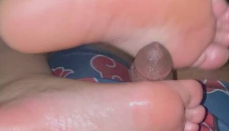 Latina size 11 footjob and solejob