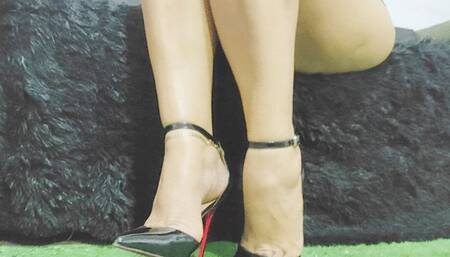 Stephanie ultra sexy footjob in black heels with her dildo