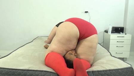 GIANT BBW FARTING on dwarf girl part 2 BY BRITNEY HUNTER AND ananzinha CAM BY ALINE FULL HD