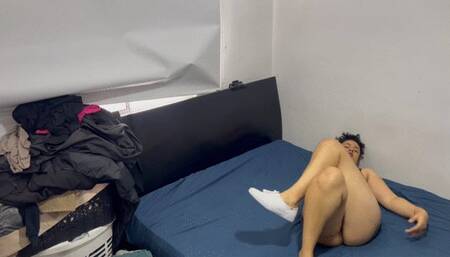 1080P High school bitch wearing keds shoes get huge creampie