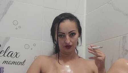 Anna Sparkle smoking multiples in bath while she masturbate