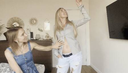 She goes crazy when she sees my navel (bb)