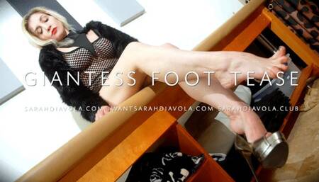 Giantess Foot Tease