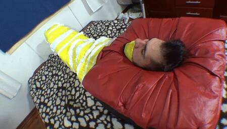 HORNY BRUNETTE FARTING AND SQUIRTING IN THE FACE OF THE IDIOT SLAVE PART 2 BY VICTORIA DIAS AND DANIEL SANTIAGO CAM BY ROSA FULL HD