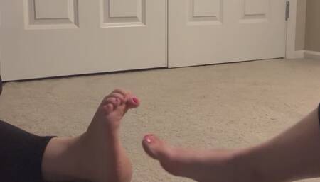 Toe wrestling
