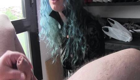 Miss Lilli's electric joi