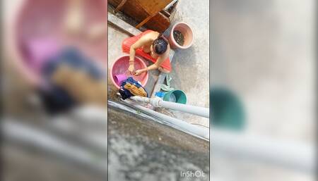 Desi Indian Bhabhi Bath Video