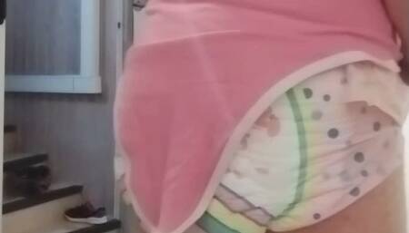 ABDL cdgirl shows what she done in her diaper