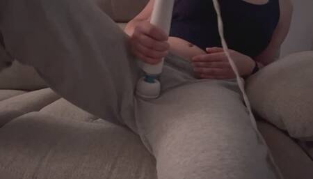 Hot farts in sweatpants and hitachi make her cum
