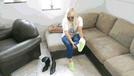 Waterproof boots test AVI (1920x1080) FHD