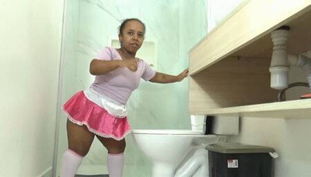 DWARF MAID FARTING part 4 BY ANANZINHA AND VOICES OFF BRITNEY CAM By DANI FULL HD