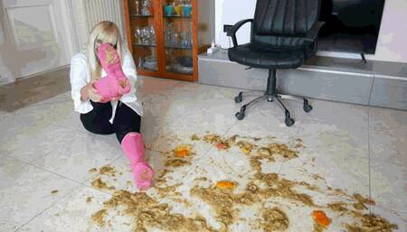 Lick the fruit off my Hunters! AVI (1920x1080) FHD