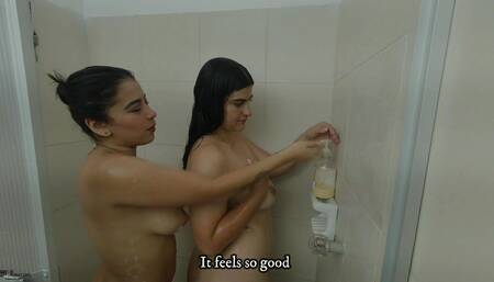 Horny Lesbians Having Amateur Lesbian Sex at Home - Porn in Spanish