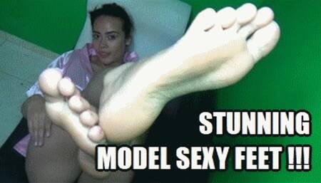 FOOT FETISH 240922KVIOD VIOLET GREAT ASS MODEL IN SEVERAL POSITIONS SHOWING SEXY FEET (FULL HD MP4 VERSION)