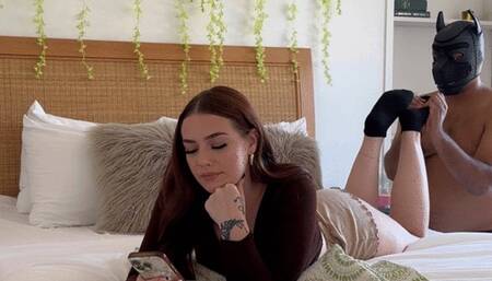 Worship My Pretty Feet While I Ignore You