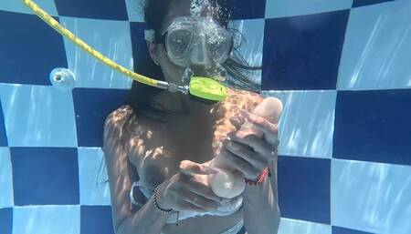 LIZ GIVES YOU A LESSON - JOI UNDERWATER