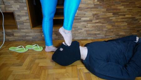 Mistress Sue and kiffa fucking the slave's throat