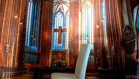 StepMom Gives You a Hand Job at Church