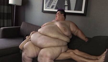 Squashing & Making Out with my Subby Compilation SD