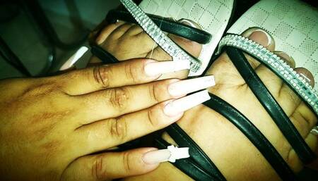 FOOTJOB = BOOTY COLOMBIANA