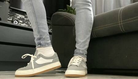 While I rest and wiggle my toes, you can smell my socks MP4 HD 720p