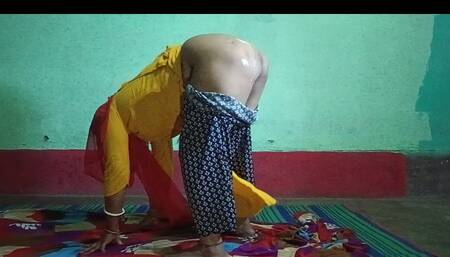Desi Bhabhi Pussy Fuck in Village Housewife Cupal Sex Video