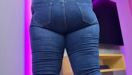 She Kicked His Testicles Into His Stomach! Destruction of the Testicles From Behind! - Dave Moon - Jennifer - Bbusting