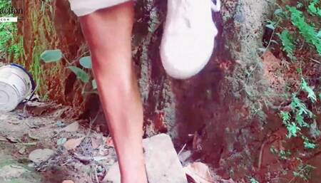 Sri Lankan Girl Outdoor Pissing Sinhala Voice